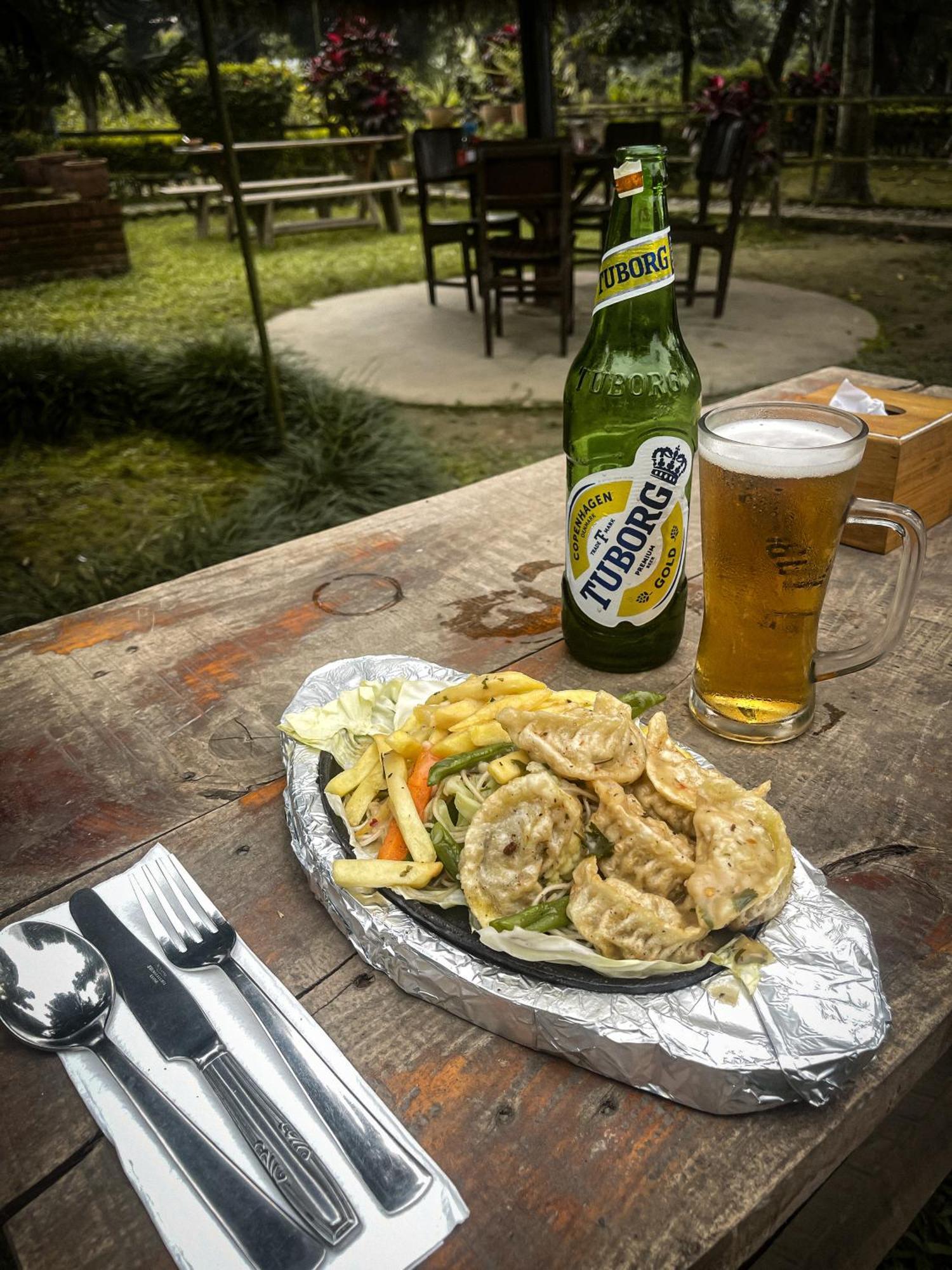 Hotel Tharu Garden And Beer Bar Читван Екстериор снимка